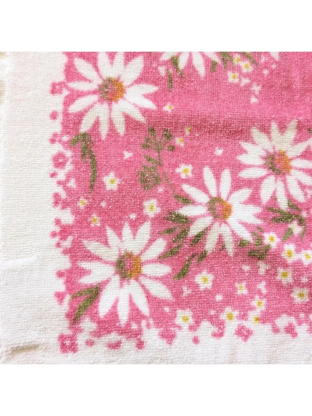 Vintage Martex Bath Towel Set with Pink & White Daisy Pattern